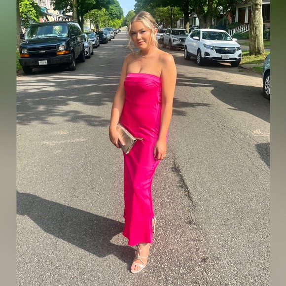 Backless strapless satin dress - Picture 1 of 2